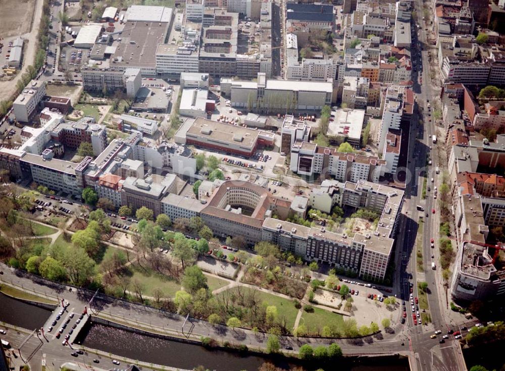 Berlin - Tiergarten from the bird's eye view: Unternehmenssitz der Feuersozietät Öffentliche Leben Am Karlsbad 4-5 in 10785 Berlin - Tiergarten.