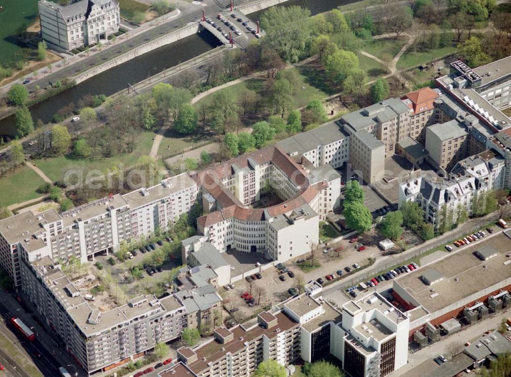 Aerial image Berlin - Tiergarten - Unternehmenssitz der Feuersozietät Öffentliche Leben Am Karlsbad 4-5 in 10785 Berlin - Tiergarten.