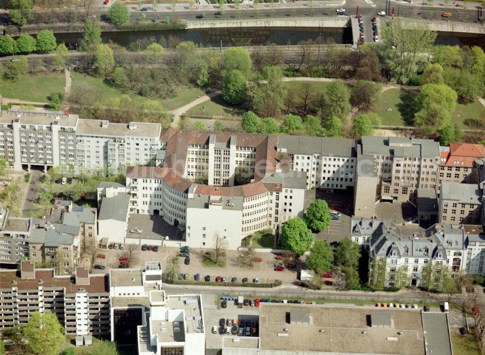 Berlin - Tiergarten from above - Unternehmenssitz der Feuersozietät Öffentliche Leben Am Karlsbad 4-5 in 10785 Berlin - Tiergarten.