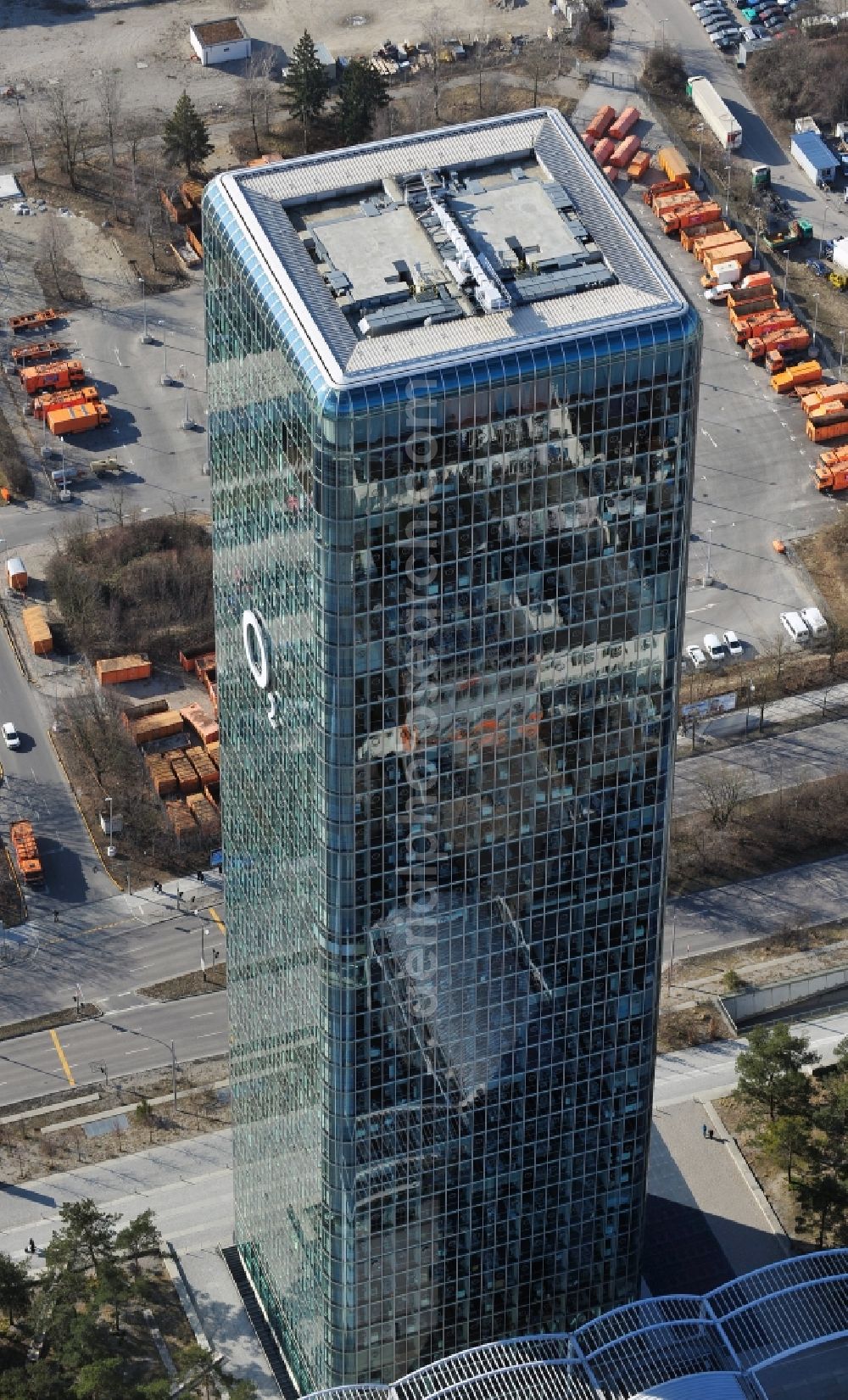 Aerial photograph München - Uptown high-rise building - headquarters of Telefonica Germany (O2) and Astellas Pharma GmbH on Georg-Brauchle-Ring in the Moosach district of Munich in the state of Bavaria