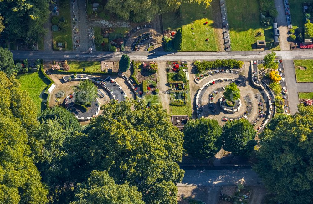 Aerial image Schwelm - Urn wall system with urn boxes and grave jewelry on the grounds of the cemetery Oehde in Schwelm in the state North Rhine-Westphalia, Germany