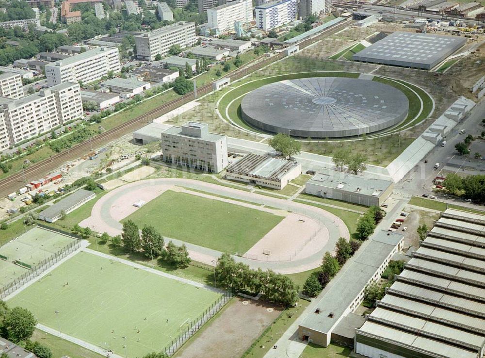 Aerial image Berlin - Velodrom und Schwimmhallenneubau der OSB-Sportstättenbau GmbH an der Landsberger Allee in Berlin