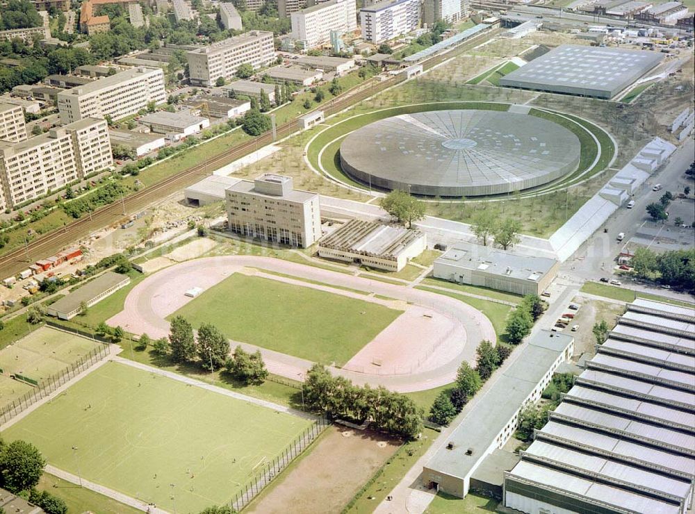 Aerial image Berlin - Velodrom und Schwimmhallenneubau der OSB-Sportstättenbau GmbH an der Landsberger Allee in Berlin