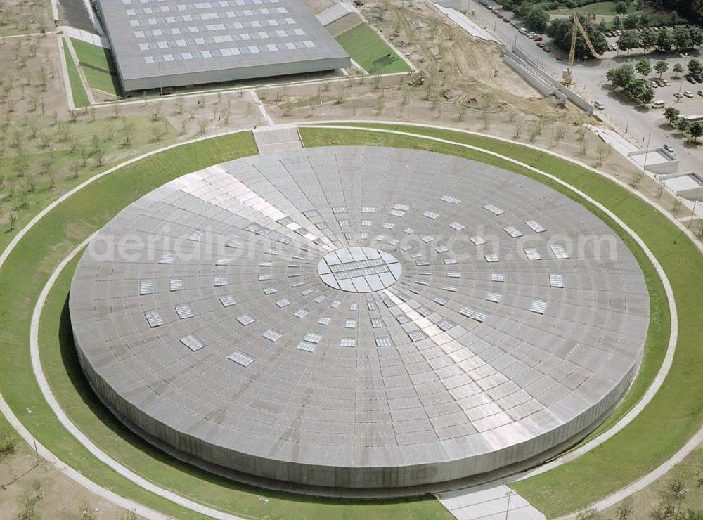 Aerial photograph Berlin - Velodrom und Schwimmhallenneubau der OSB-Sportstättenbau GmbH an der Landsberger Allee in Berlin