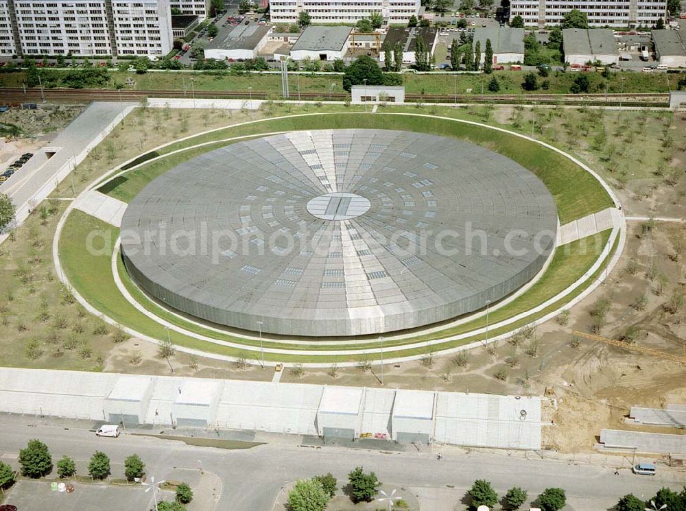 Aerial image Berlin - Velodrom und Schwimmhallenneubau der OSB-Sportstättenbau GmbH an der Landsberger Allee in Berlin