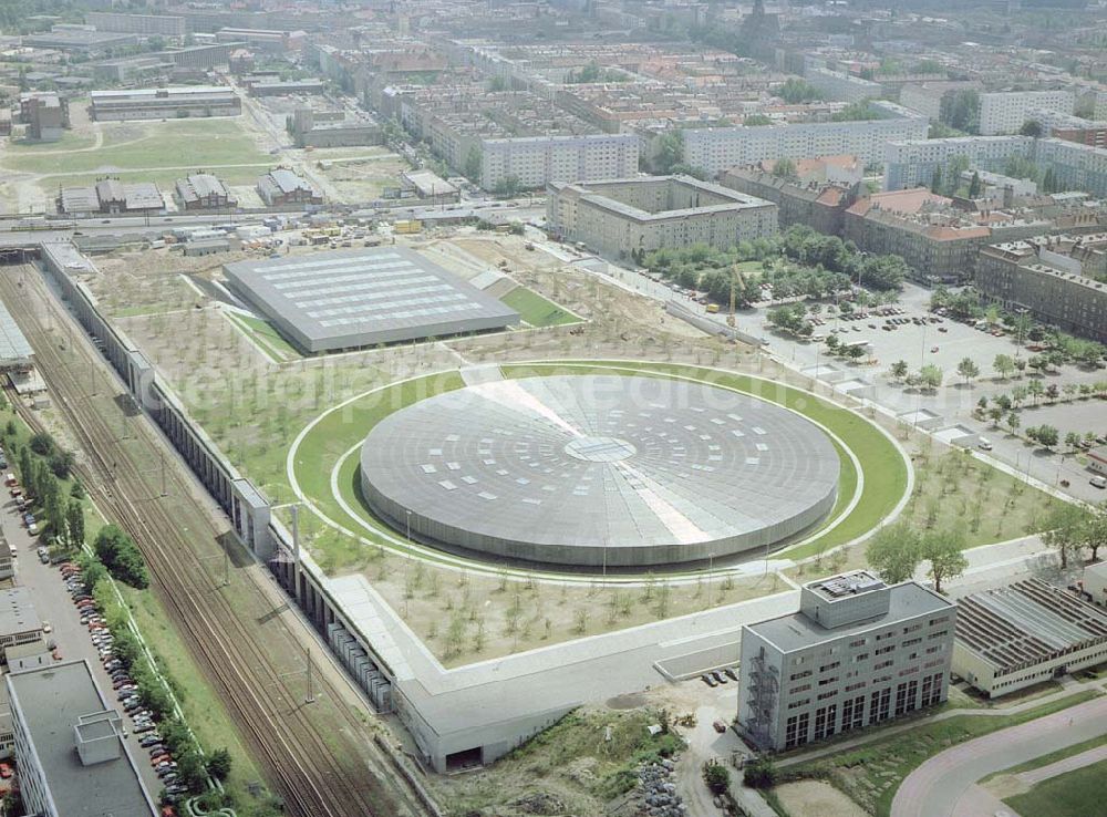 Berlin from above - Velodrom und Schwimmhallenneubau der OSB-Sportstättenbau GmbH an der Landsberger Allee in Berlin