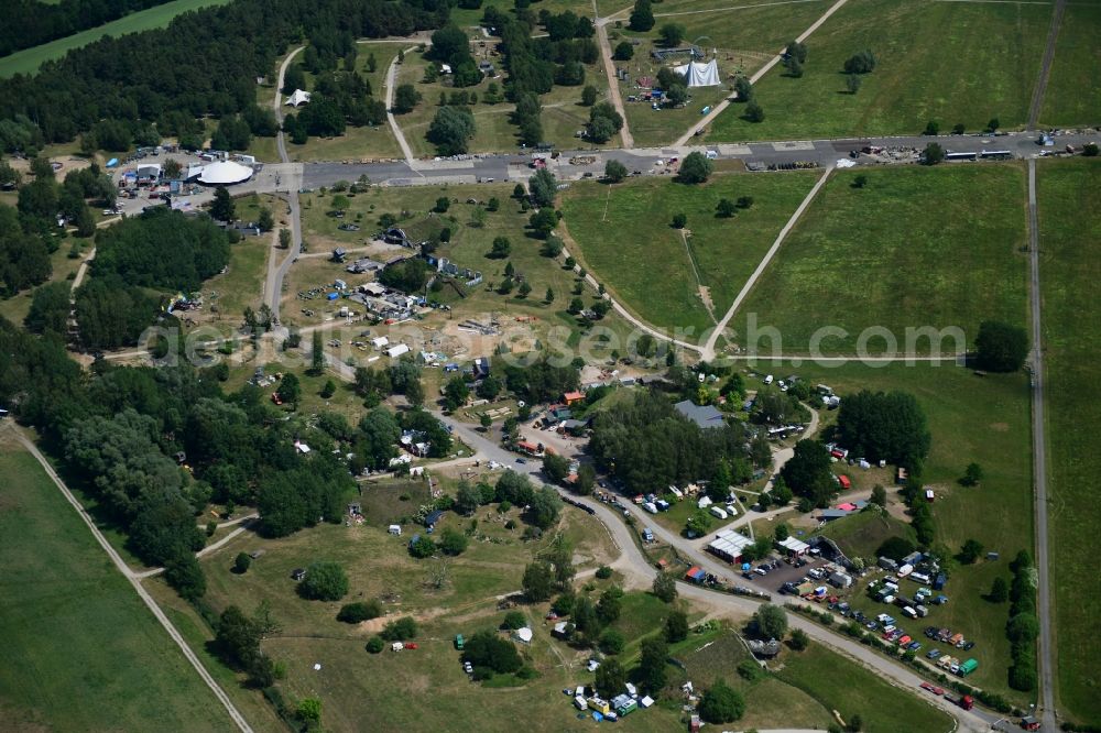 Aerial photograph Lärz - Participants at the event area Fusion Festival on airfield Laerz - Rechlin in Laerz in the state Mecklenburg - Western Pomerania, Germany