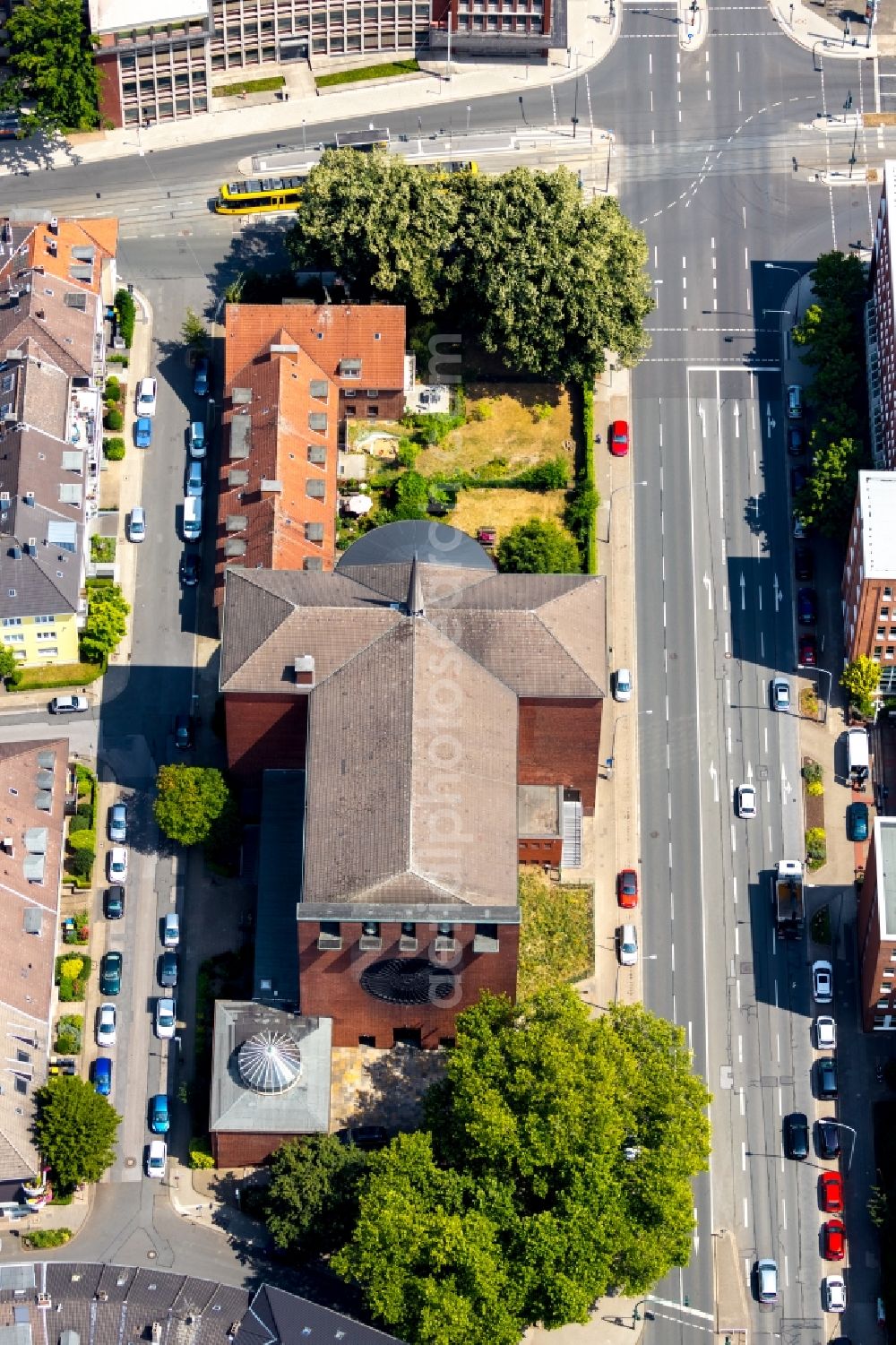 Aerial image Essen - Building of the indoor arena ChorForum Essen on Fischerstrasse in Essen in the state North Rhine-Westphalia, Germany