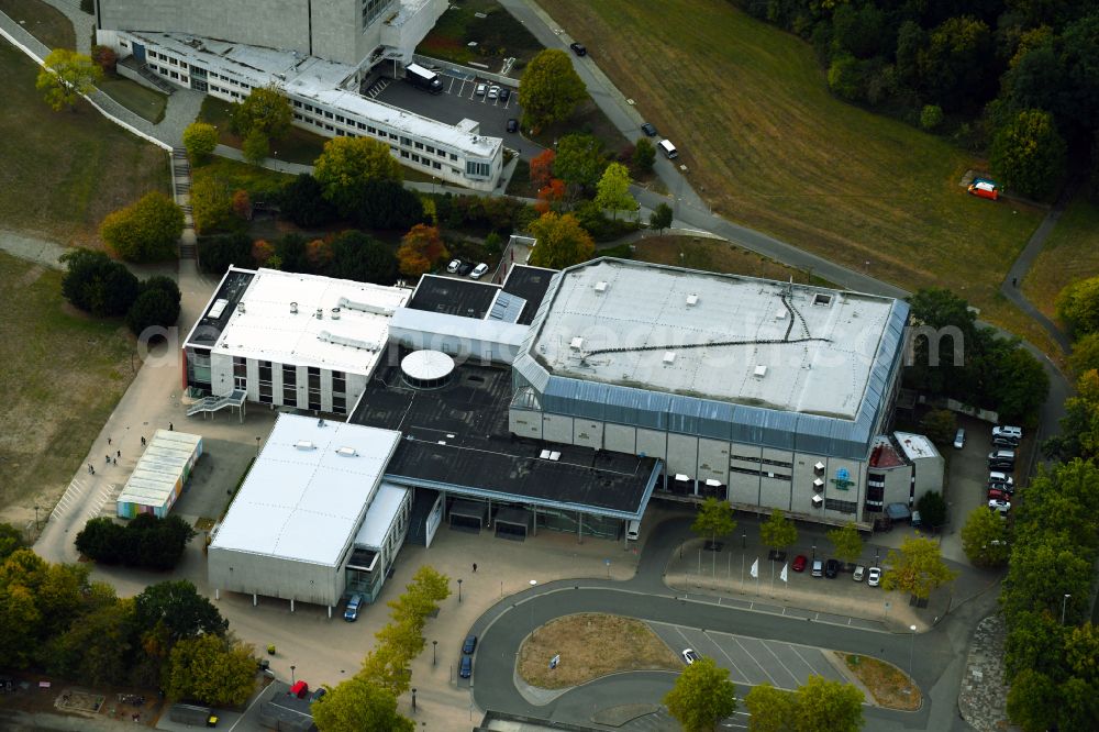 Aerial photograph Wolfsburg - Building of the indoor arena of CongressPark Wolfsburg GmbH on street Heinrich-Heine-Strasse in the district Stadtmitte in Wolfsburg in the state Lower Saxony, Germany