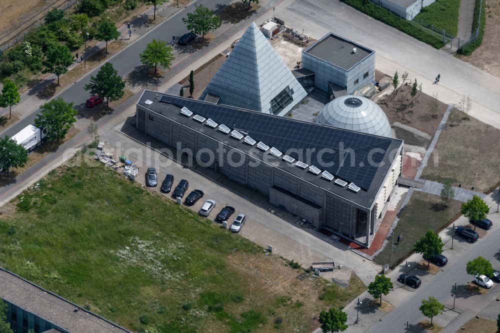 Aerial image Hannover - Building of the event hall Eventlocation Daenischer Pavillon on the exhibition grounds in the district Bemerode in Hanover in the state Lower Saxony, Germany