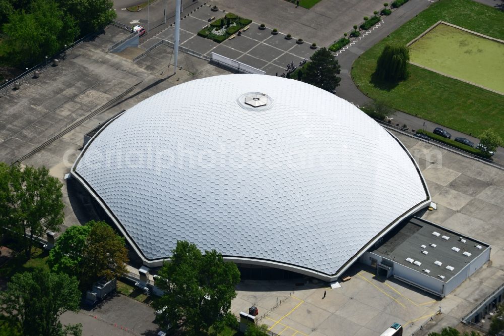 Frankfurt am Main from the bird's eye view: Building the indoor arena Jahrhunderthalle Frankfurt in Frankfurt in the state Hesse