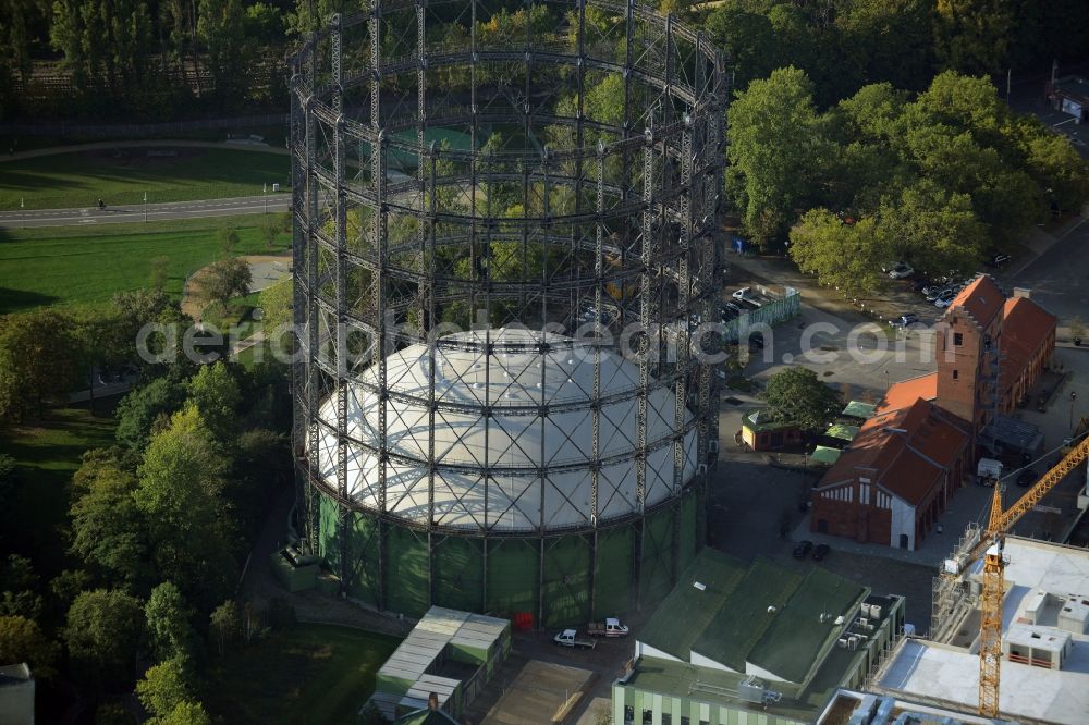 Aerial image Berlin - Building the indoor arena Gasometer Schoeneberg on EUREF-Campus in Berlin in Germany