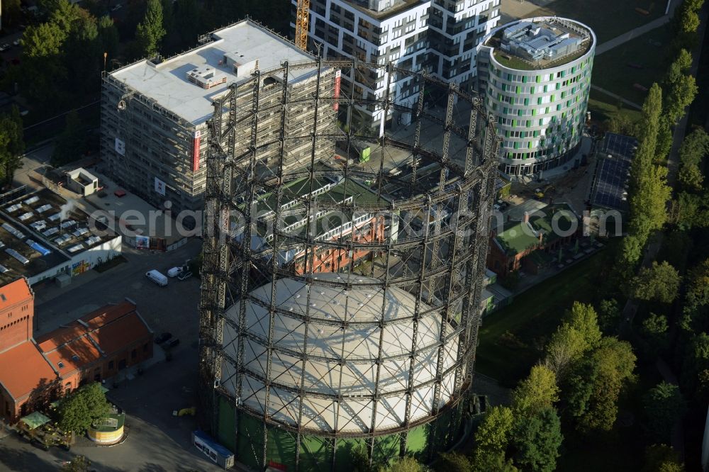 Aerial photograph Berlin - Building the indoor arena Gasometer Schoeneberg on EUREF-Campus in Berlin in Germany