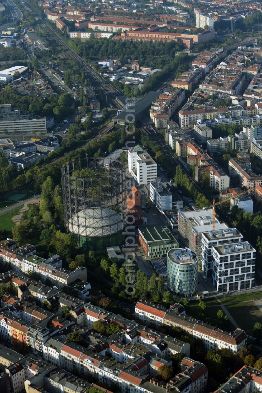 Aerial photograph Berlin - Building the indoor arena Gasometer Schoeneberg on EUREF-Campus in Berlin in Germany