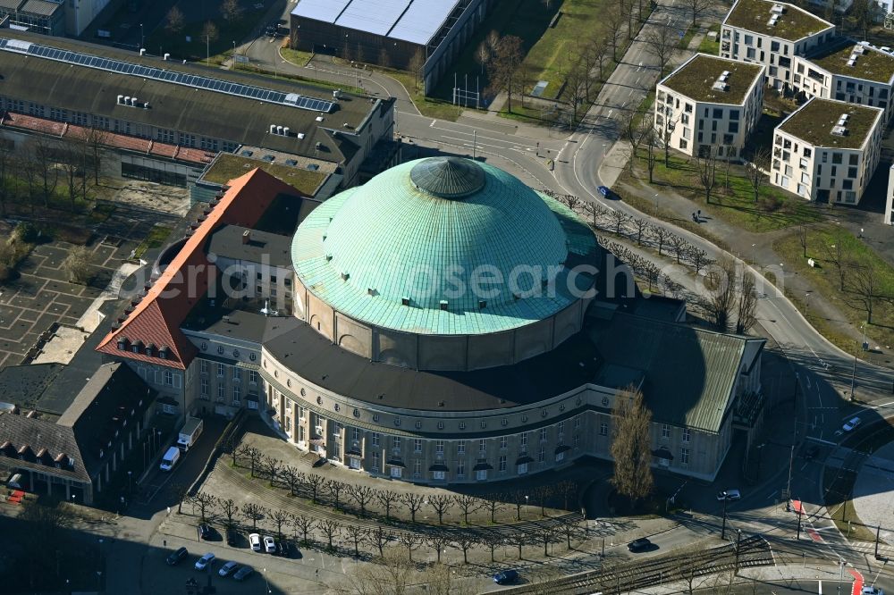 Aerial image Hannover - Building of the indoor arena HCC Hannover Congress Centrum on Theodor-Heuss-Platz in Hannover in the state Lower Saxony, Germany