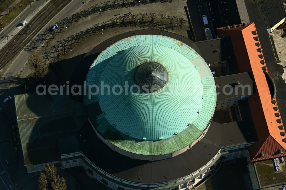 Aerial photograph Hannover - Building of the indoor arena HCC Hannover Congress Centrum on Theodor-Heuss-Platz in Hannover in the state Lower Saxony, Germany