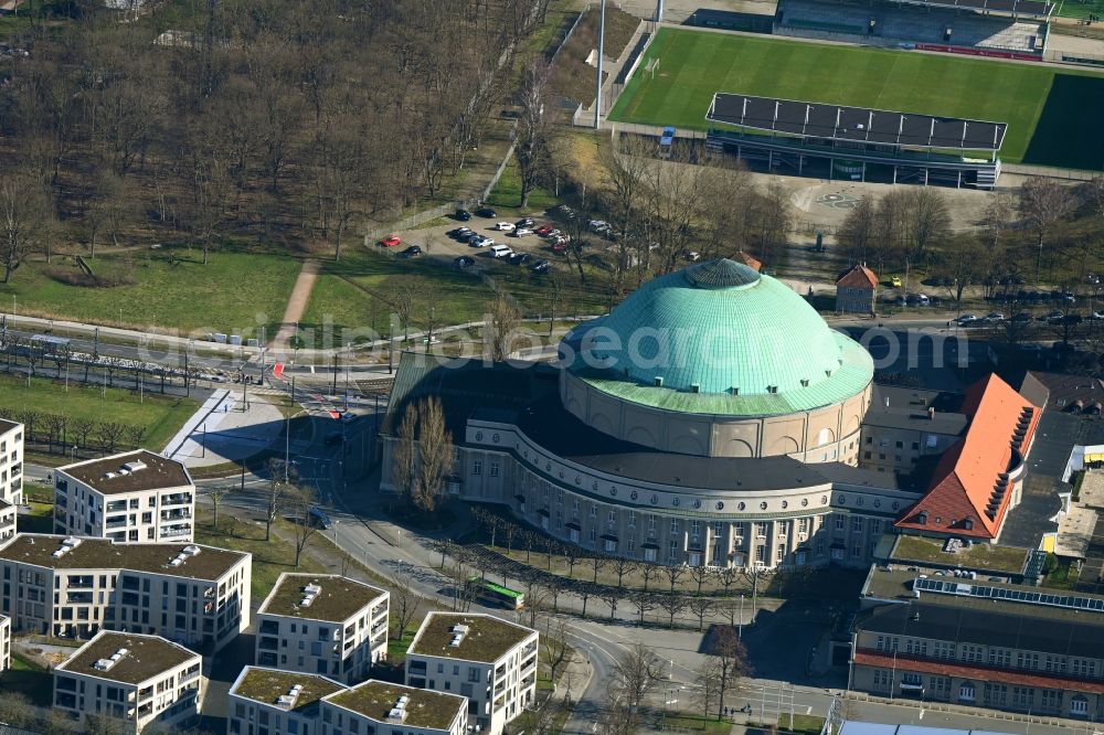 Aerial photograph Hannover - Building of the indoor arena HCC Hannover Congress Centrum on Theodor-Heuss-Platz in Hannover in the state Lower Saxony, Germany