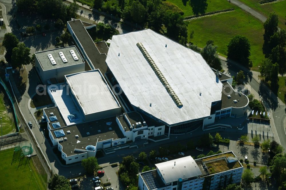 Neubrandenburg from the bird's eye view: Building of the indoor arena Jahnsportforum on Parkstrasse in Neubrandenburg in the state Mecklenburg - Western Pomerania, Germany