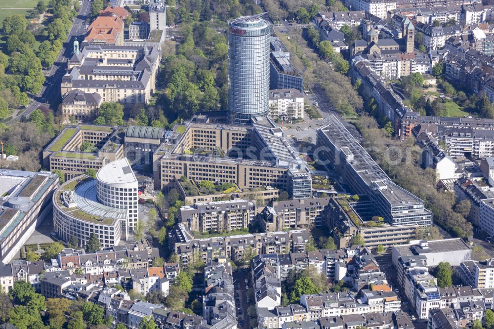 Aerial image Pempelfort - Building of the indoor arena Kunstpalast on street Ehrenhof in the district Pempelfort in Duesseldorf at Ruhrgebiet in the state North Rhine-Westphalia, Germany