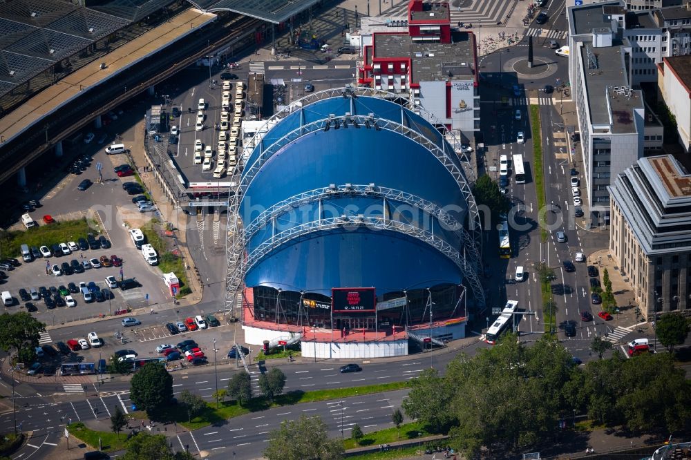 Aerial image Köln - Building of the indoor arena Musical Dome on the street Altes Ufer in the district Altstadt in Cologne in the state North Rhine-Westphalia, Germany