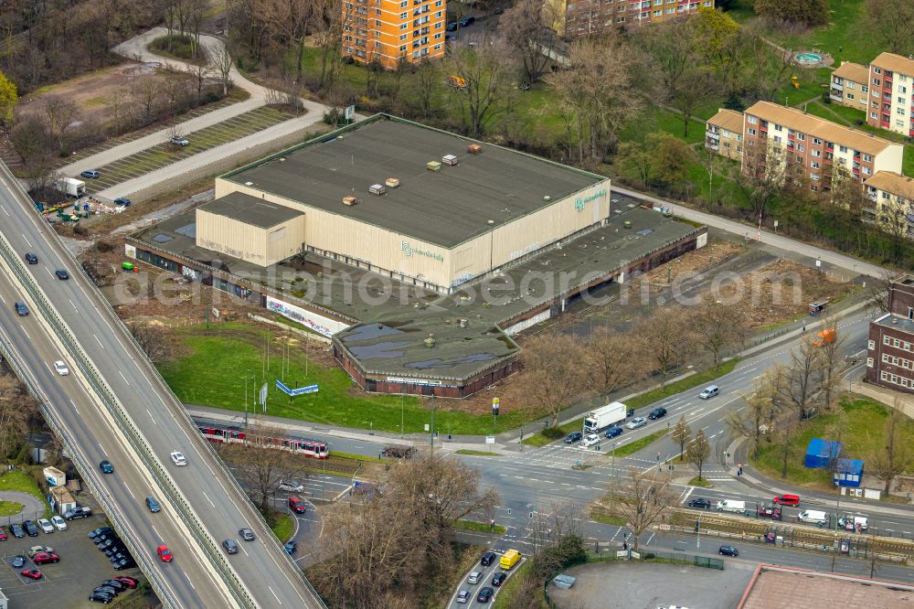 Duisburg from the bird's eye view: Building of the indoor arena Rhein-Ruhr-Halle on street Walther-Rathenau-Strasse in the district Obermarxloh in Duisburg at Ruhrgebiet in the state North Rhine-Westphalia, Germany