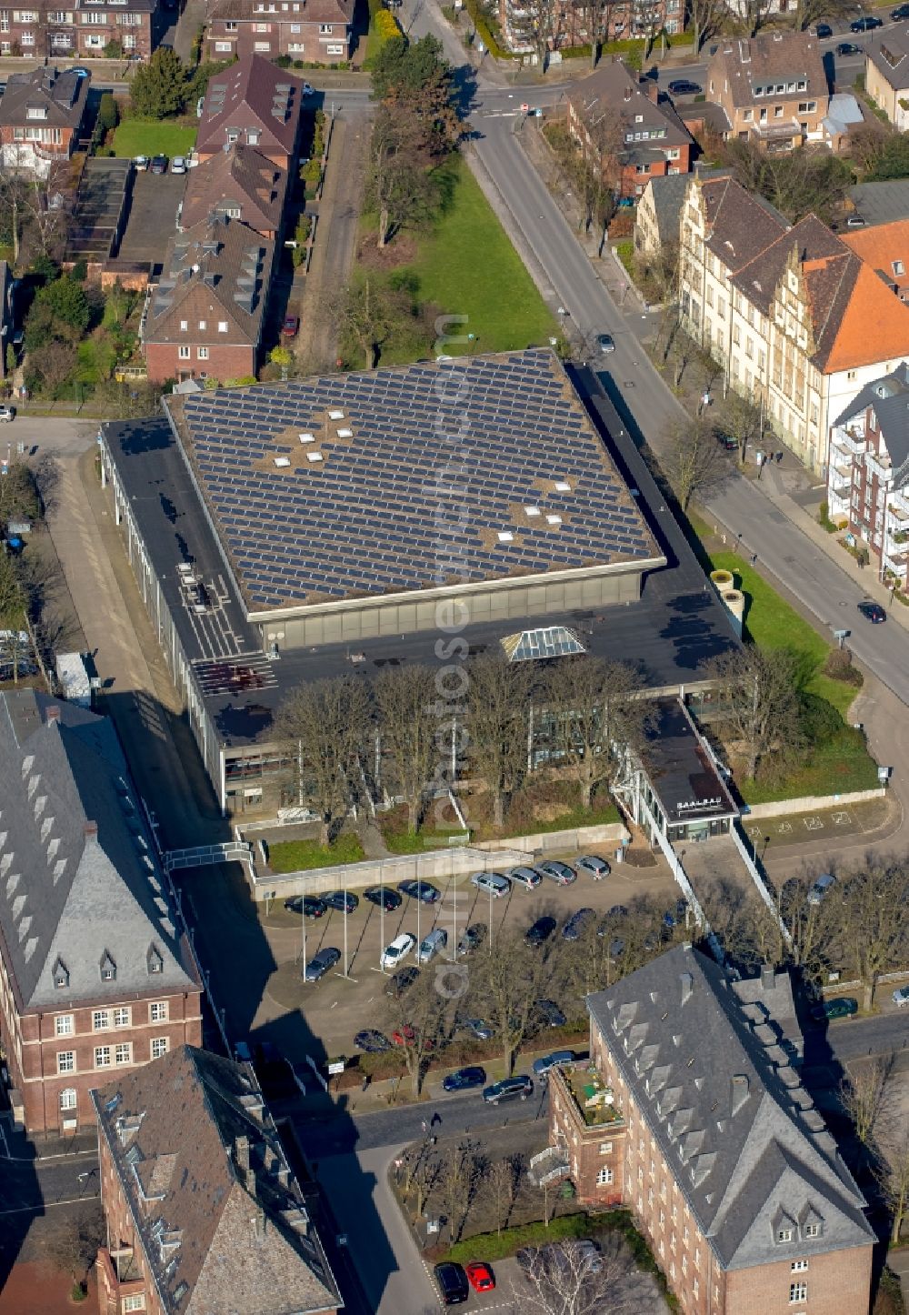 Bottrop from the bird's eye view: Building the indoor arena Saalbau on Droste-Huelshoff-Platz in Bottrop in the state North Rhine-Westphalia