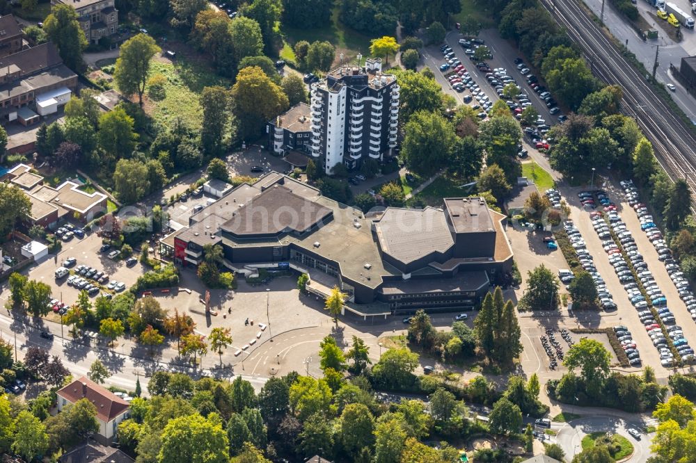 Witten from the bird's eye view: Building of the indoor arena Saalbau Witten on Bergerstrasse in Witten in the state North Rhine-Westphalia, Germany