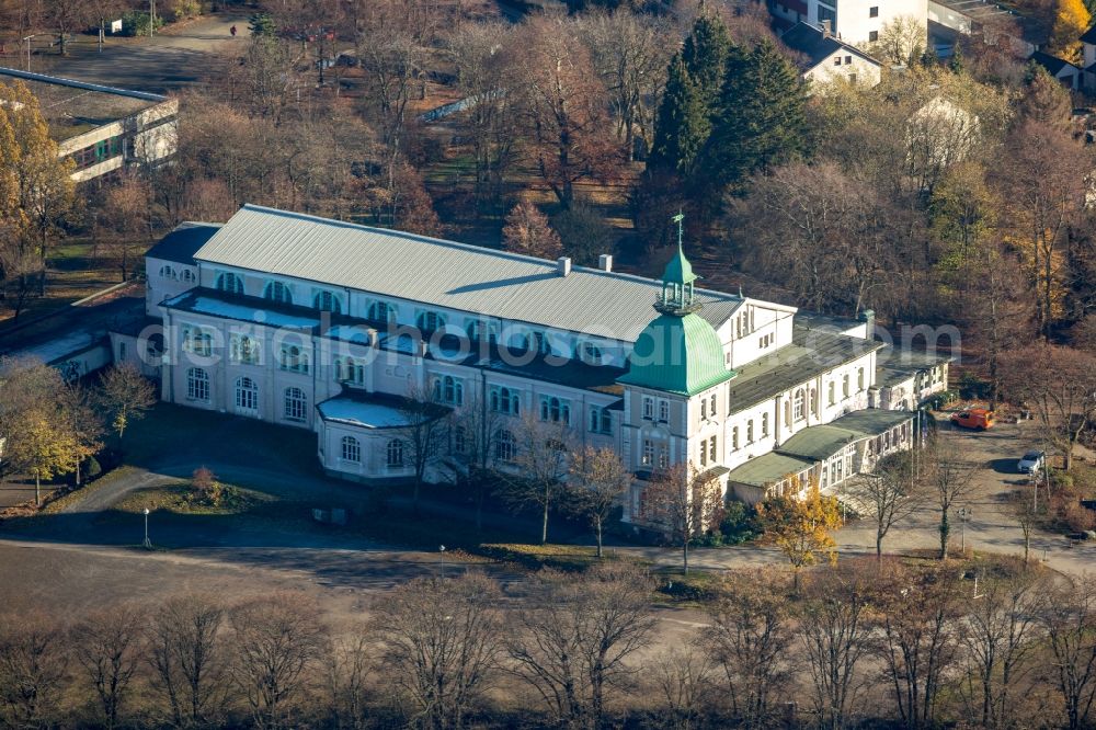 Aerial photograph Lüdenscheid - Building of the indoor arena Schuetzenhalle on Reckenstrasse in Luedenscheid in the state North Rhine-Westphalia, Germany