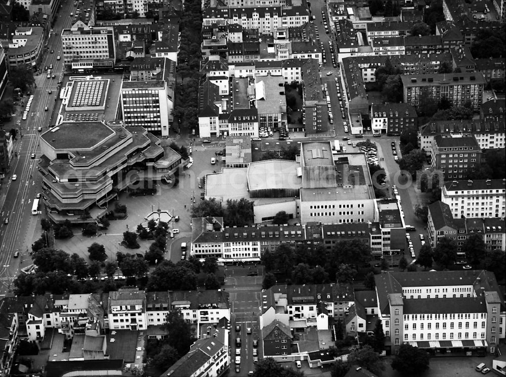 Krefeld from the bird's eye view: Building of the indoor arena Seidenweberhaus Krefeld Theaterplatz in Krefeld in the state North Rhine-Westphalia, Germany