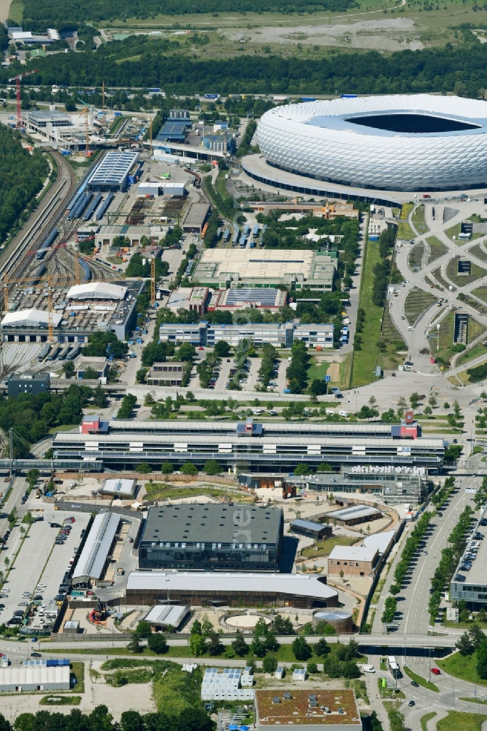 Aerial image München - Event Hall SHOWPALAST MUNICH at the CAVALLUNA PARK in Munich in the state of Bavaria, Germany