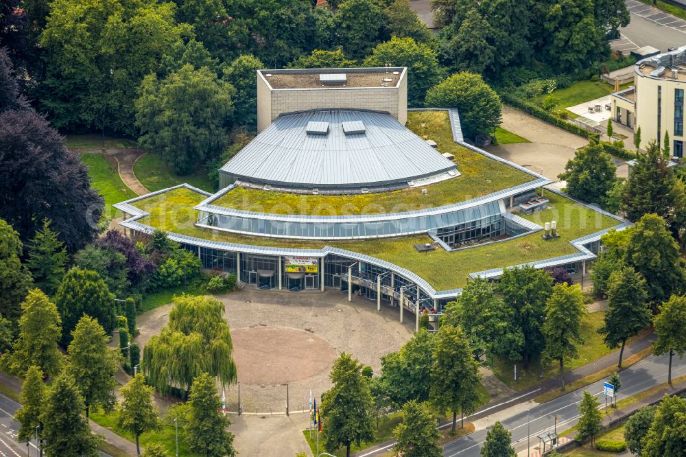 Aerial photograph Soest - Building of the indoor arena Stadthalle Soest on Dasselwall in Soest in the state North Rhine-Westphalia, Germany