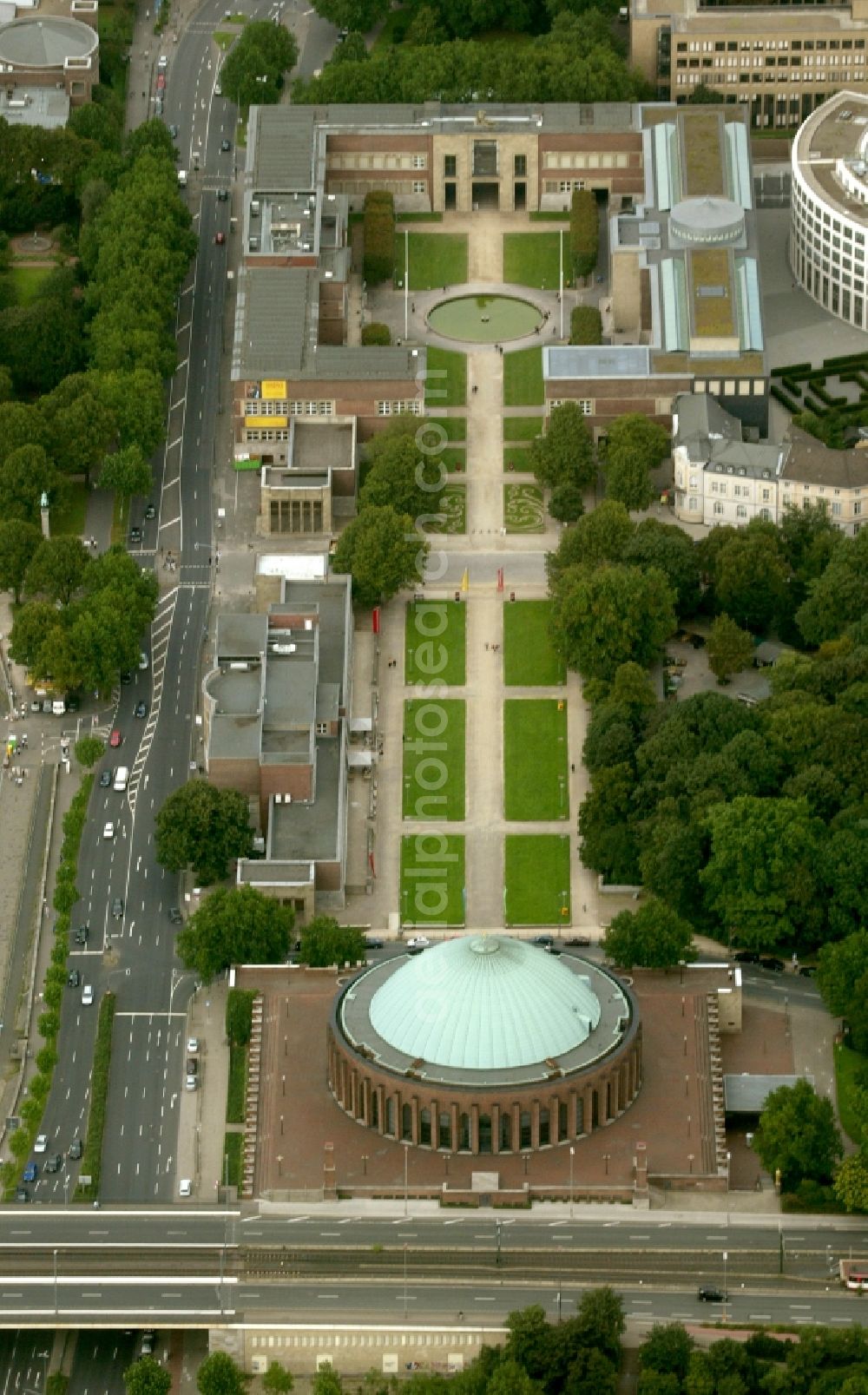 Düsseldorf from above - Building of the indoor arena Tonhalle in the district Pempelfort in Duesseldorf in the state North Rhine-Westphalia, Germany