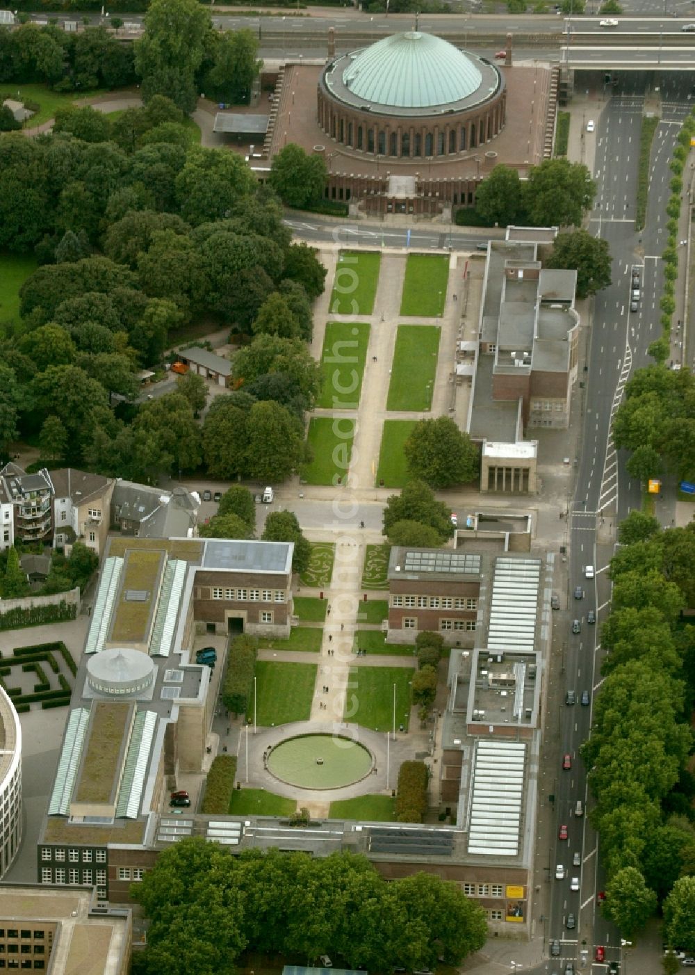 Düsseldorf from the bird's eye view: Building of the indoor arena Tonhalle in the district Pempelfort in Duesseldorf in the state North Rhine-Westphalia, Germany