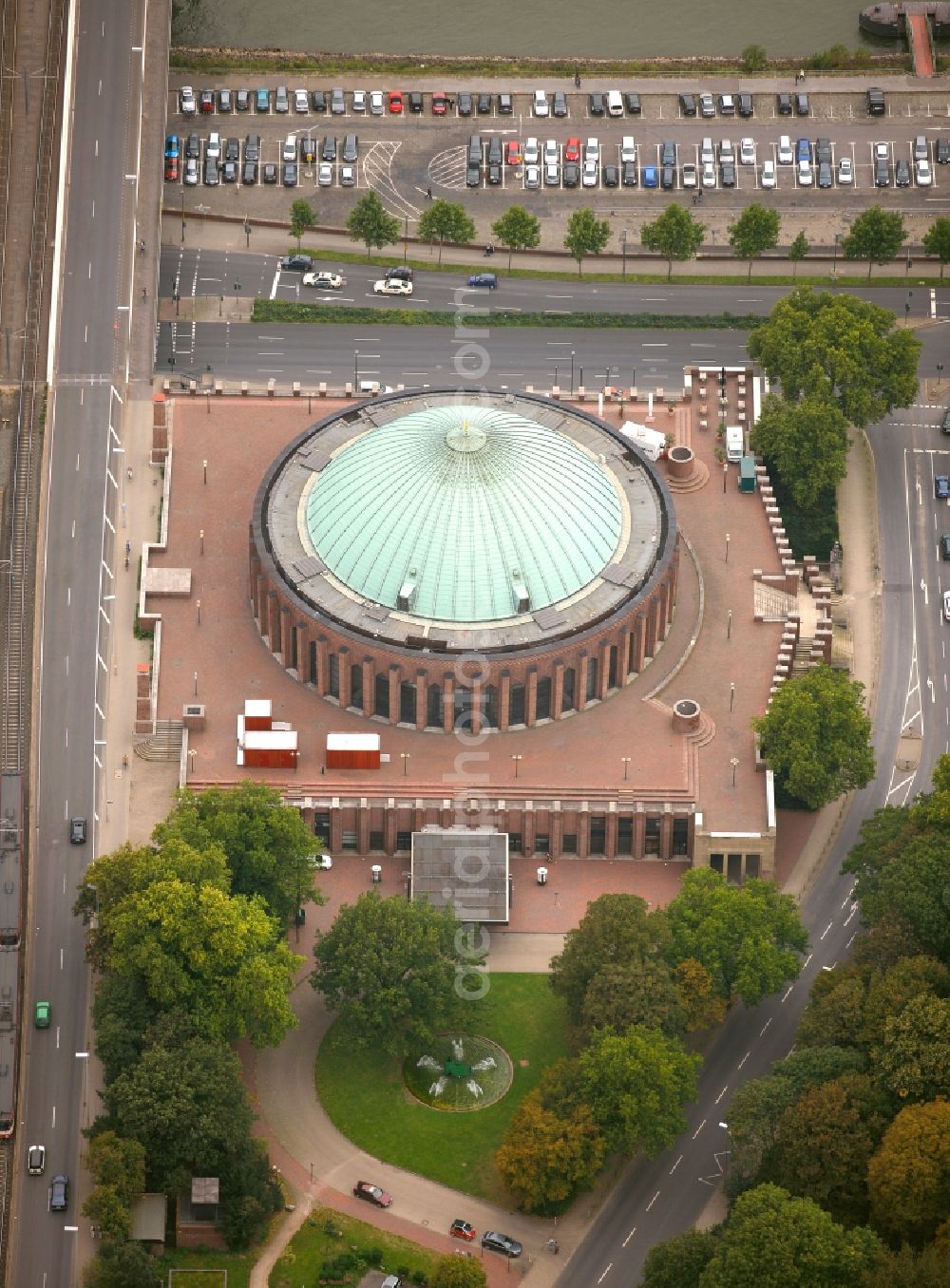 Aerial image Düsseldorf - Building of the indoor arena Tonhalle in the district Pempelfort in Duesseldorf in the state North Rhine-Westphalia, Germany