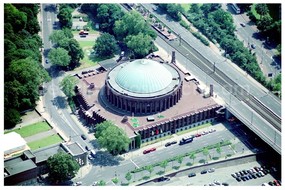 Aerial photograph Düsseldorf - Building of the indoor arena Tonhalle in the district Pempelfort in Duesseldorf in the state North Rhine-Westphalia, Germany