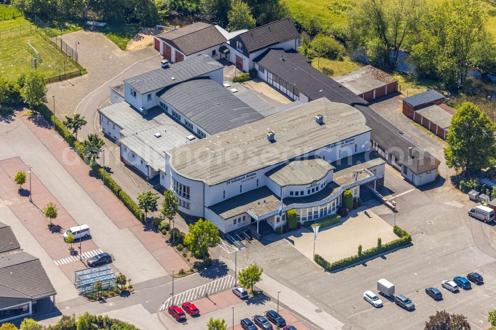 Lennestadt from the bird's eye view: Building of the indoor arena of Volksbank-Arena Sauerlandhalle on Helmut-Kumpf-Strasse in the district Altenhundem in Lennestadt in the state North Rhine-Westphalia, Germany