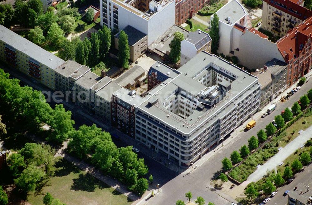 Berlin / Mitte from above - verdi - / IG - Medien - Bürogebäude und Charitas - Station am Engelbecken in Berlin - Mitte. Ingenieure: Goldschmidt, Fischer & Partner, Diplom-Ingenieure Ingenieurbüro für Projektsteuerung im Bauwesen Kolpingstraße 20 63150 Heusenstamm Tel: 06104/9624-0 Fax: 06104/9624-10 E-Mail: goldfisch@gfp-projektsteuerung.de