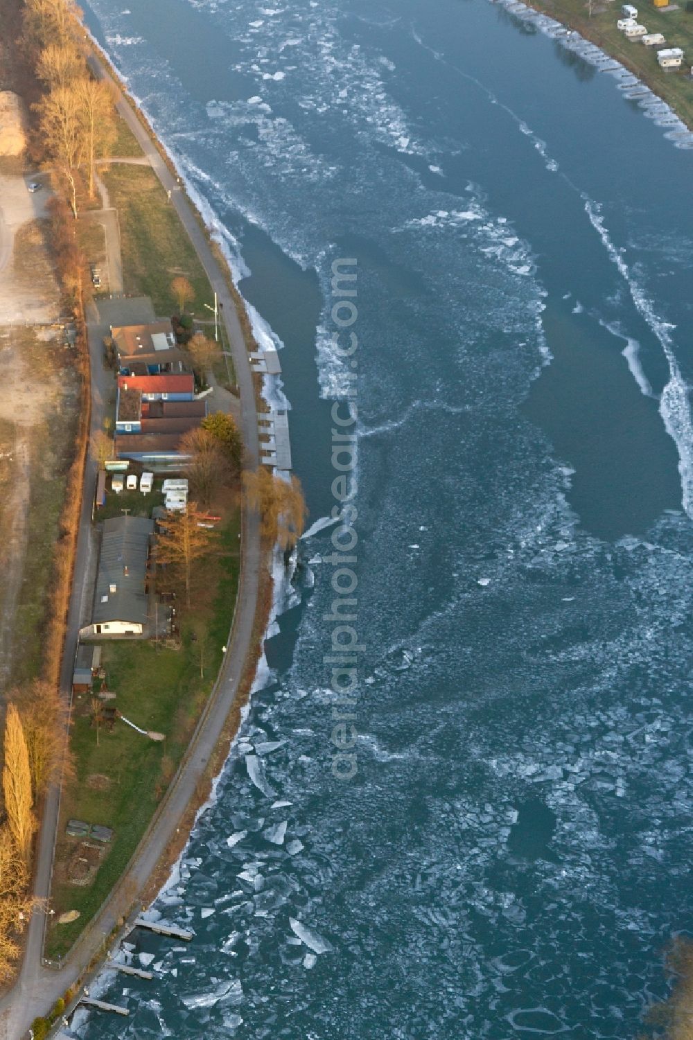 Aerial photograph Essen - View of the frosted Ruh in winter in Essen in the state of North Rhine-Westphalia