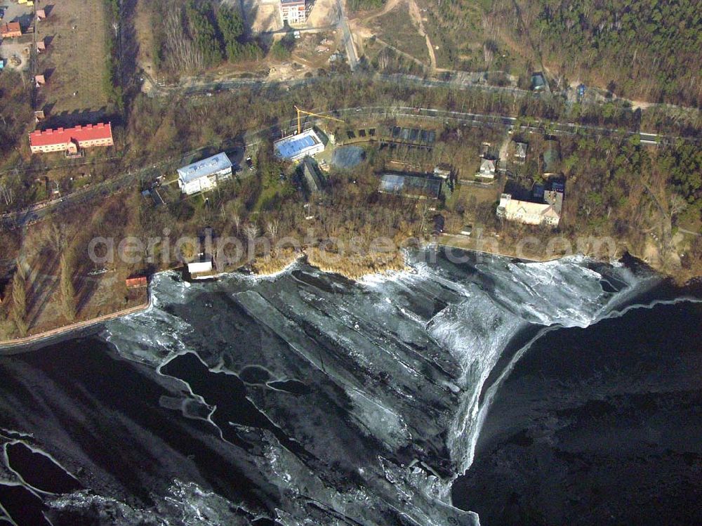 Aerial photograph Berlin - 07.02.2005 Vereistes Müggelsee Ufer WasserWerk Müggelheim.