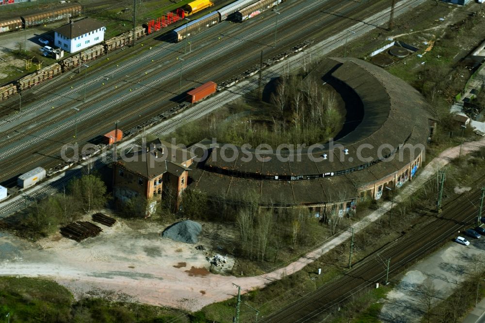 Aschaffenburg from the bird's eye view: Decaying tracks at the ruins of the round shed (also locomotive shed) in Aschaffenburg in the state Bavaria, Germany