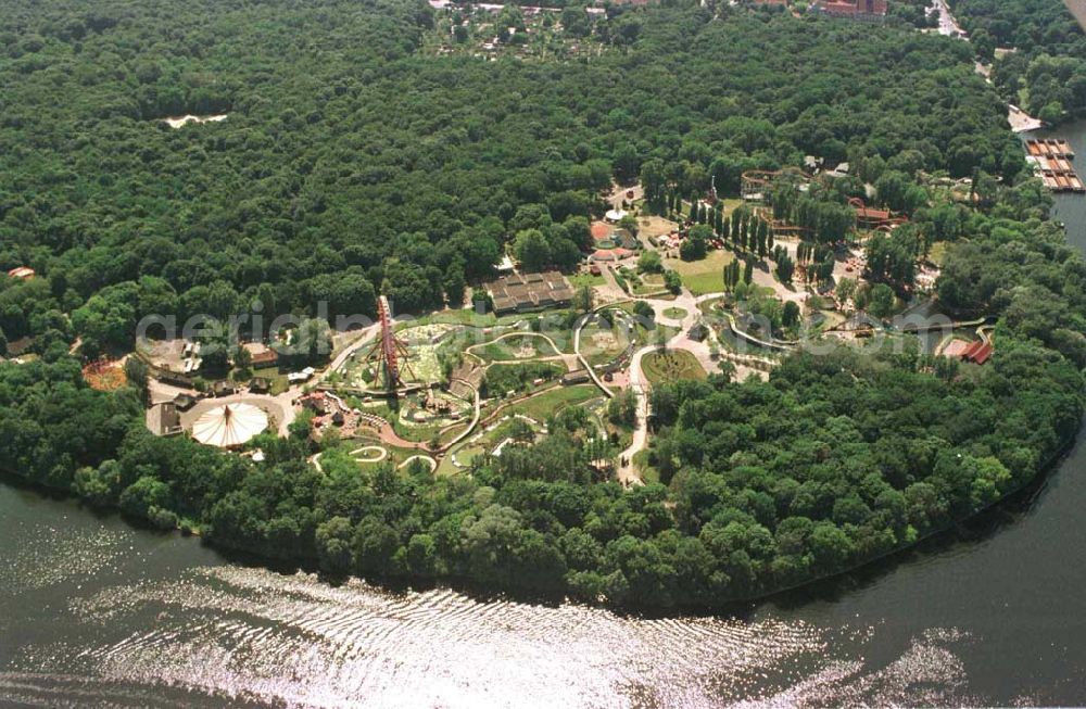 Berlin-Treptow from the bird's eye view: Vergnügungspark am Plänterwald in Treptow.