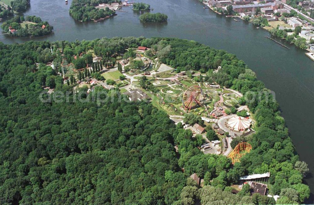 Aerial image Berlin-Treptow - Vergnügungspark am Plänterwald in Treptow.