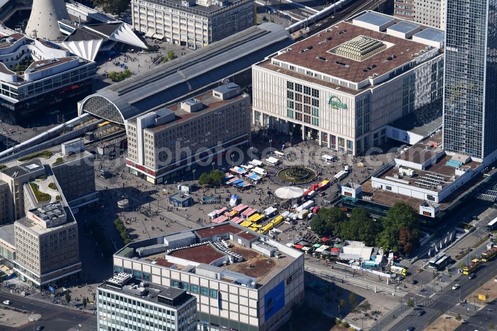 Berlin from the bird's eye view: Sale and food stands and trade stalls in the market place on Alexanderplatz in the district Mitte in Berlin, Germany