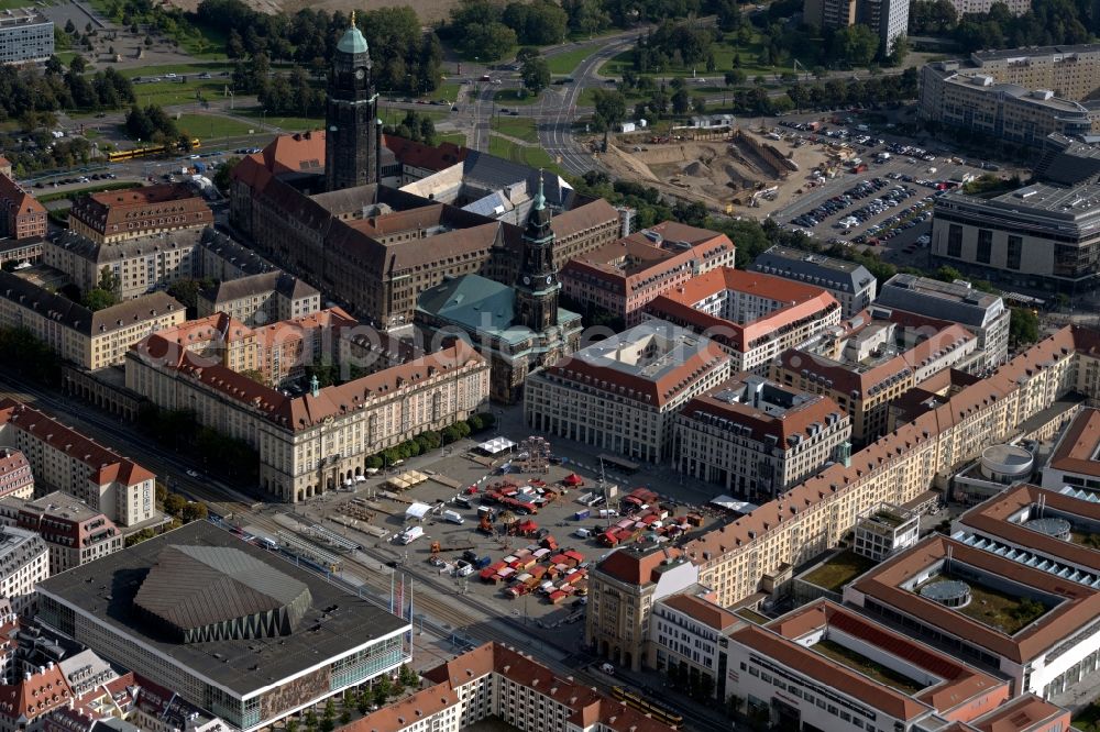 Dresden from the bird's eye view: Sale and food stands and trade stalls in the market place on Altmarkt in Dresden in the state Saxony, Germany