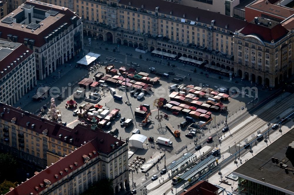 Dresden from above - Sale and food stands and trade stalls in the market place on Altmarkt in Dresden in the state Saxony, Germany