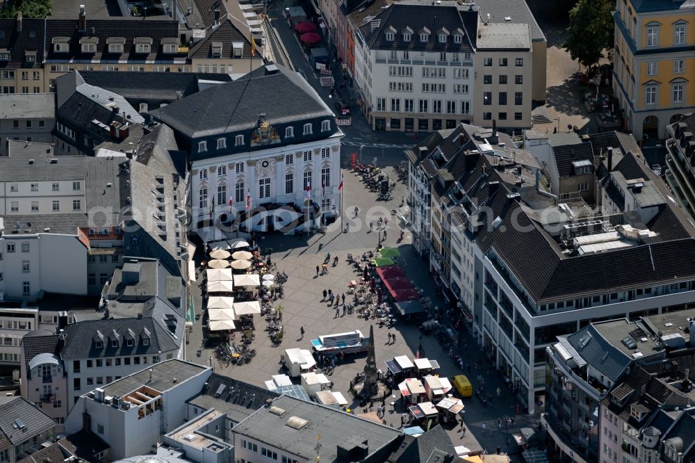 Aerial image Bonn - Sale and food stands and trade stalls in the market place on Markt in the district Zentrum in Bonn in the state North Rhine-Westphalia, Germany