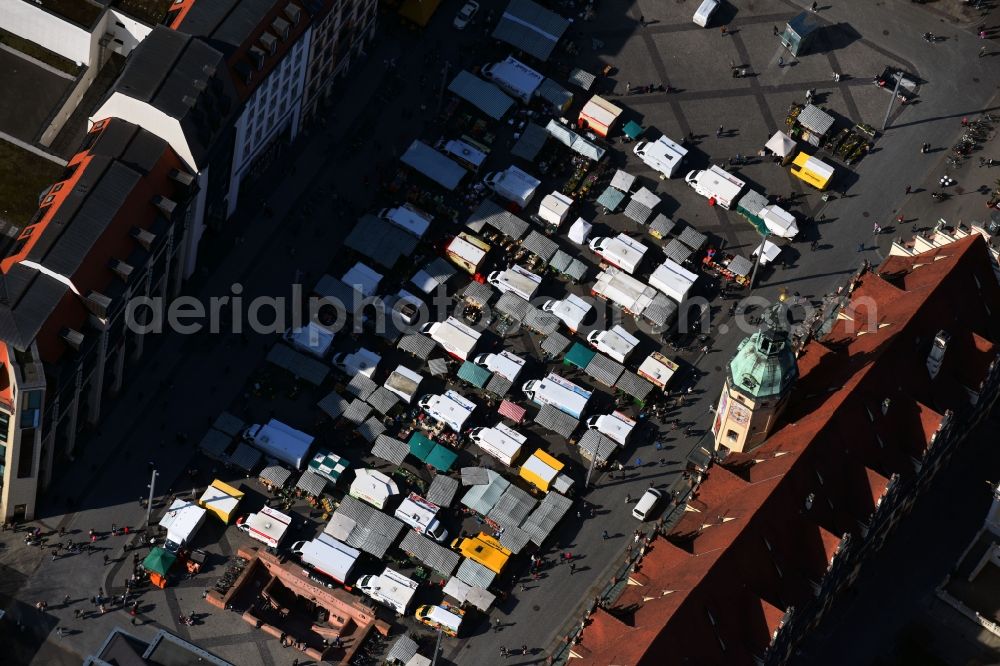 Leipzig from above - Sale and food stands and trade stalls in the market place on old town center in the district Mitte in Leipzig in the state Saxony