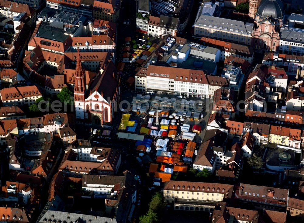 Aerial image Würzburg - Sale and food stands and trade stalls in the market place on Marktplatz in the district Altstadt in Wuerzburg in the state Bavaria, Germany