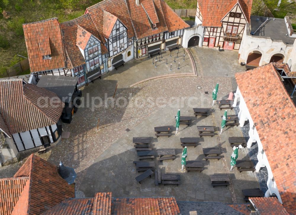 Aerial photograph Zwenkau - Sales and snack stalls and trade stalls in the pandemic deserted leisure center Belantis in Zwenkau in the state Saxony, Germany