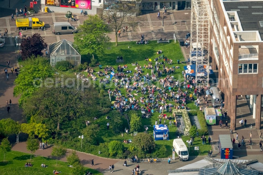 Aerial image Dortmund - Sale and food stands and trade stalls in the market place Prinzenstrasse in Dortmund in the state North Rhine-Westphalia, Germany